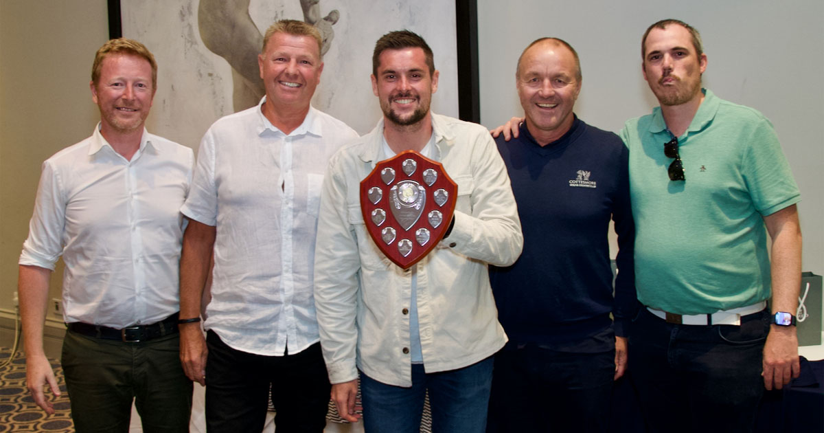 Dries Moor (l) with the winning team from Window Warehouse